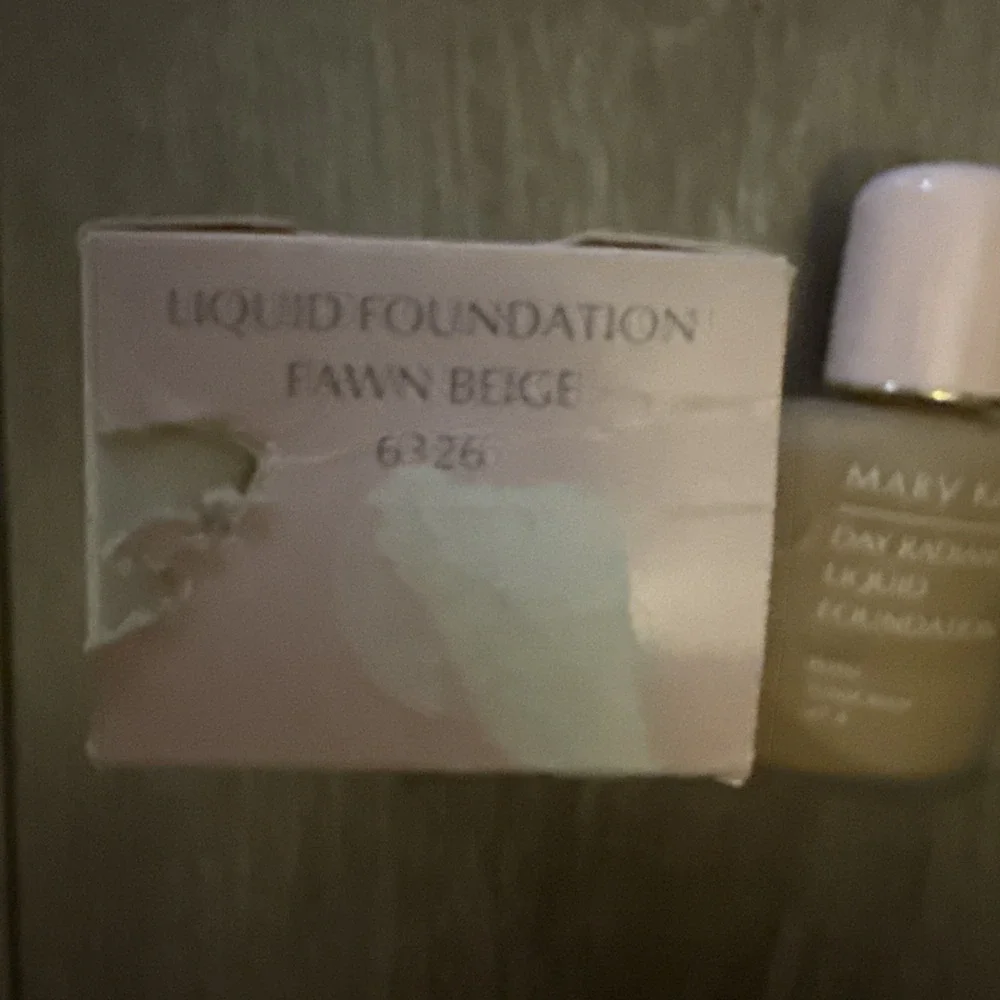 NEW! Mary Kay FAWN BEIGE 6326‎ Day Radiance Liquid Foundation W/box
